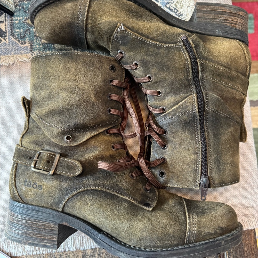 Olive Green , Taos Crave boots . Size 41
